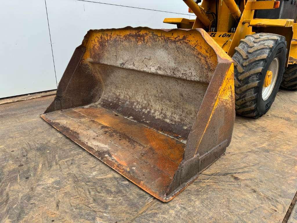 Caterpillar Zeppelin ZL10B - Bucket + Forks / Quick Coupler Photo 11