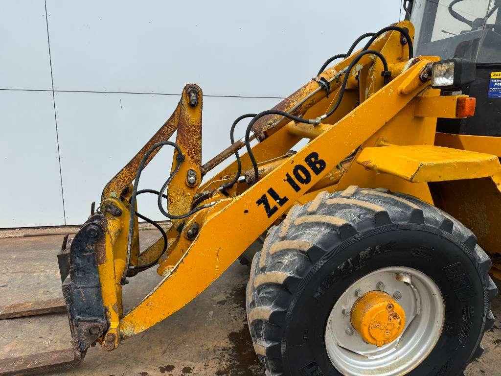 Caterpillar Zeppelin ZL10B - Bucket + Forks / Quick Coupler Photo 15