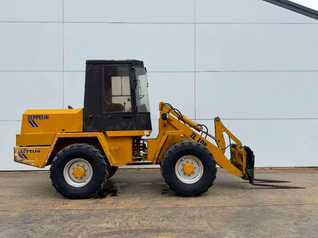 Caterpillar Zeppelin ZL10B - Bucket + Forks / Quick Coupler Photo 6