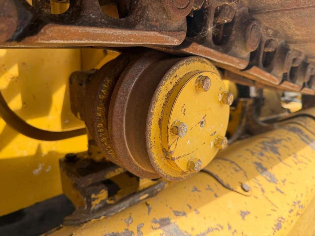 Caterpillar D3K2 XL Ripper Photo 14