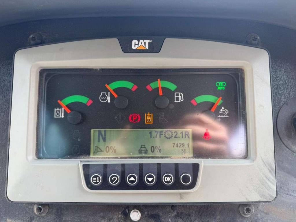Caterpillar D3K2 XL Ripper Photo 24