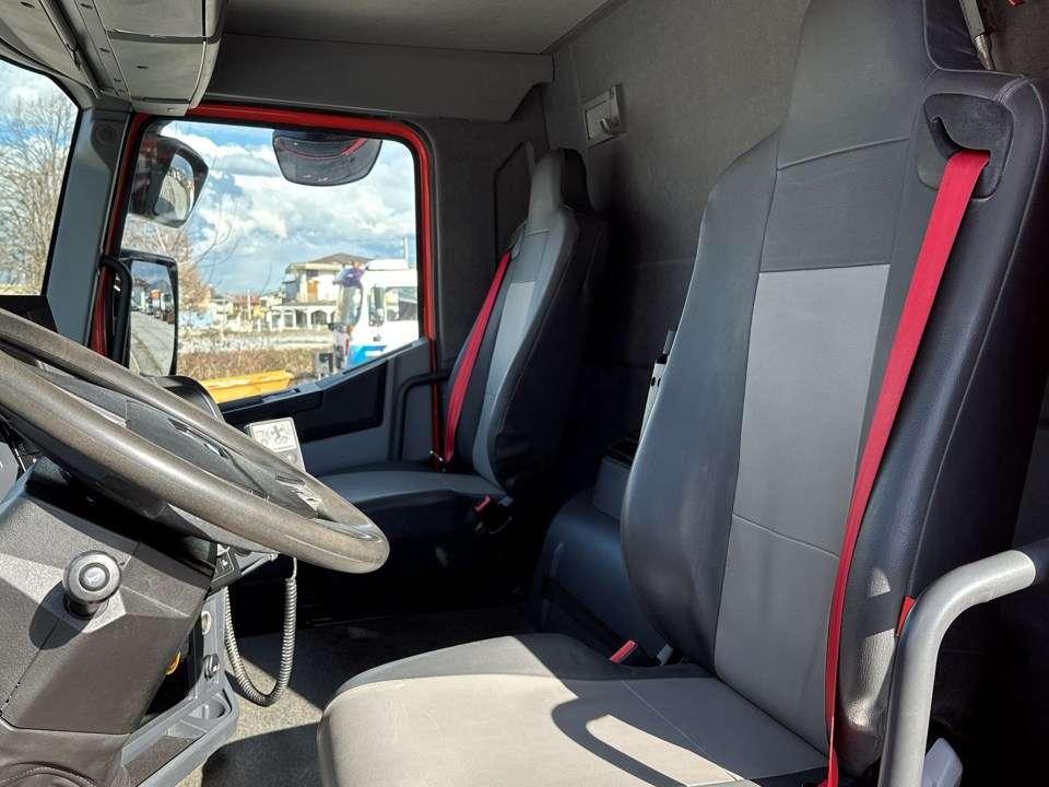 Renault C430 8x4 Photo 14