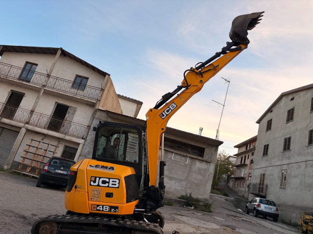 JCB 48 z 1 Photo 3