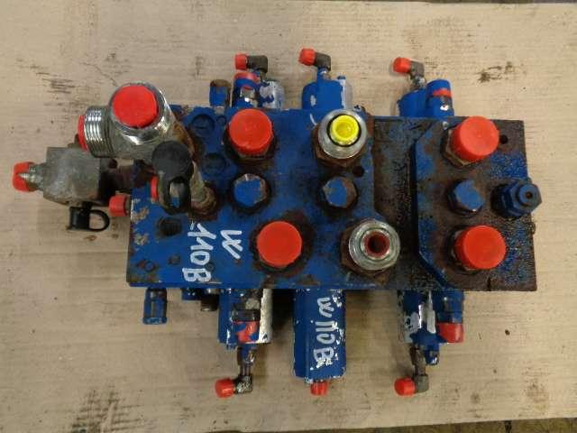 Hydraulic distributor for New Holland W 110 B Photo 1