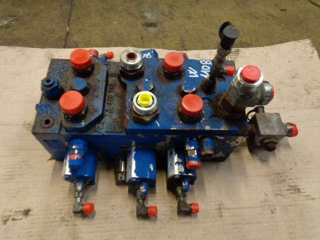 Hydraulic distributor for New Holland W 110 B Photo 4
