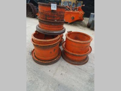 Rim for Fiat Kobelco W190 sold by OLM 90 Srl