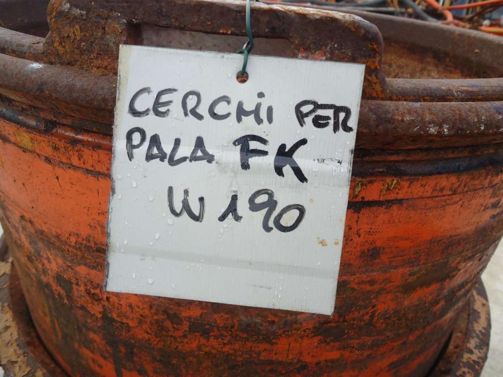 Rim for Fiat Kobelco W190 Photo 4