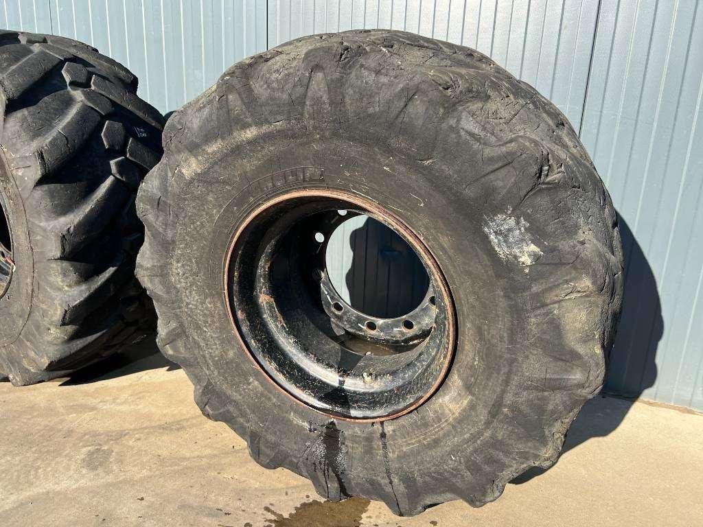 Tire for Michelin 445/70R19.5 incl. rim Photo 12