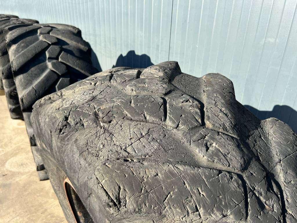 Tire for Michelin 445/70R19.5 incl. rim Photo 13