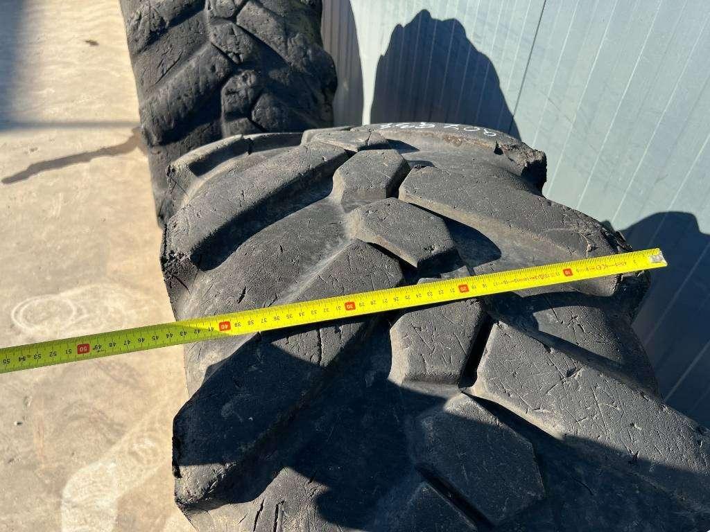 Tire for Michelin 445/70R19.5 incl. rim Photo 15