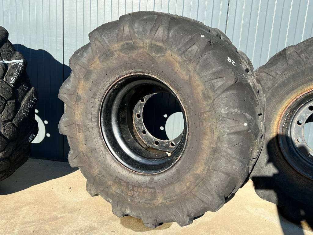 Tire for Michelin 445/70R19.5 incl. rim Photo 4
