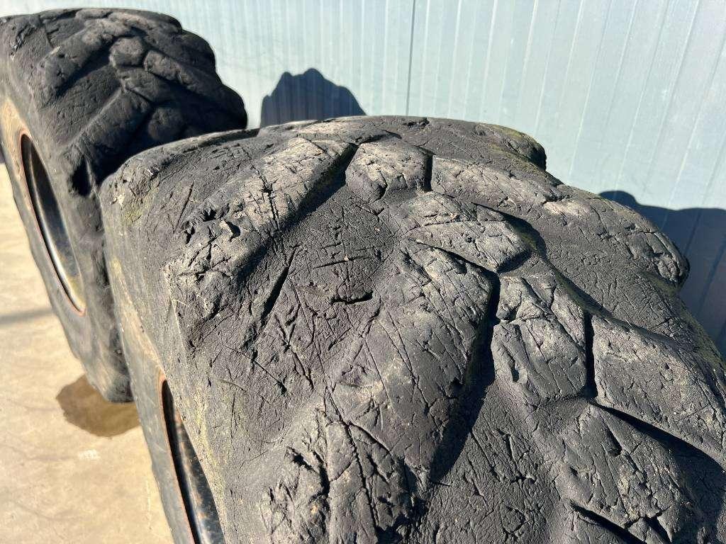 Tire for Michelin 445/70R19.5 incl. rim Photo 9