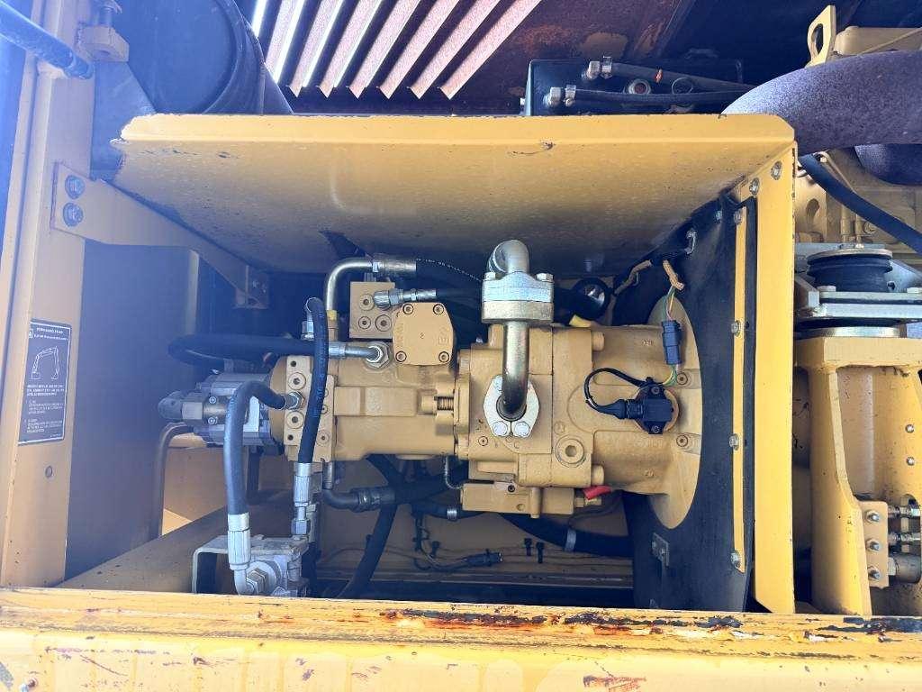 Caterpillar M318C Photo 7