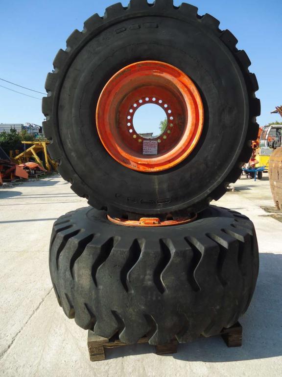 Rim for Fiat Kobelco W270 Photo 1