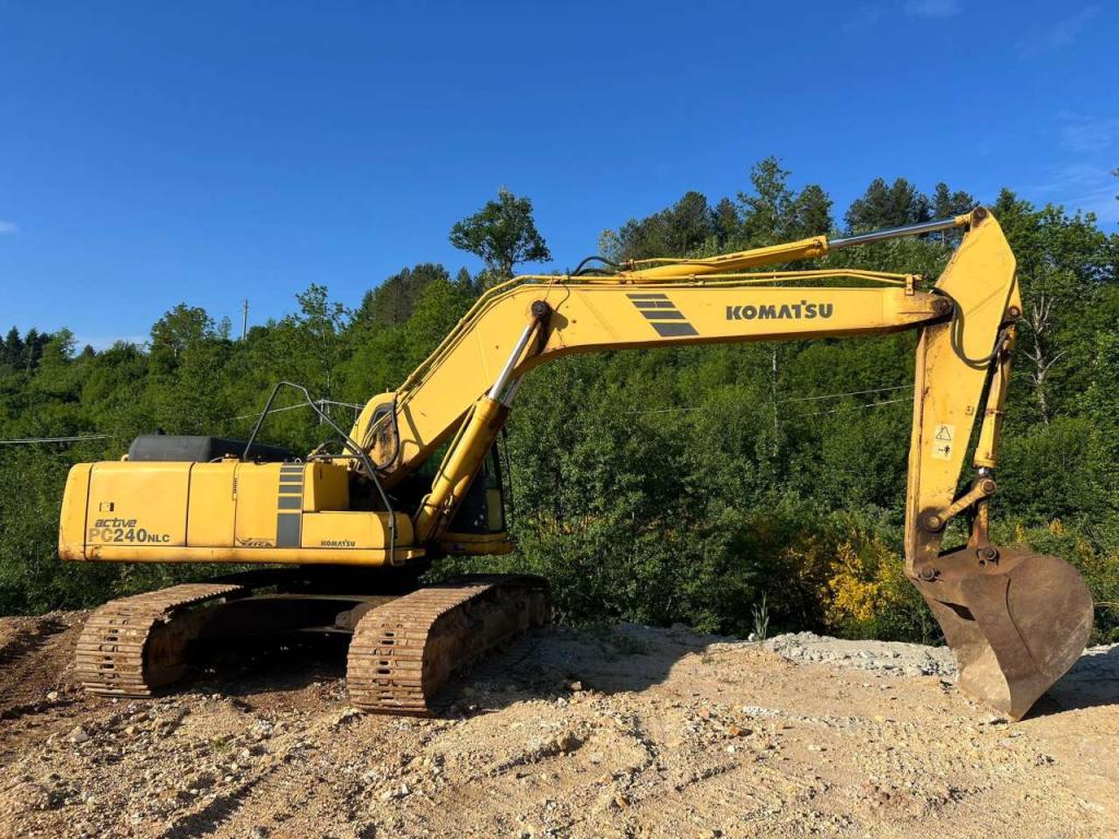 Komatsu PC240NLC-6K Photo 4