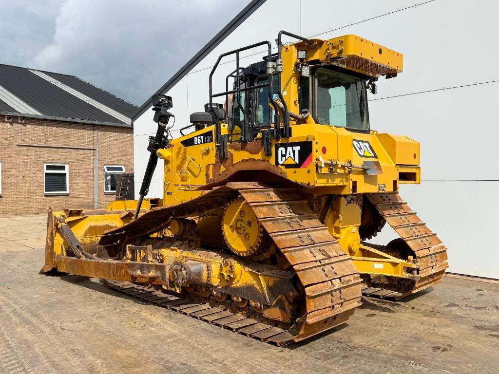 Caterpillar D6T LGP - German Machine / Ripper Valve Photo 4