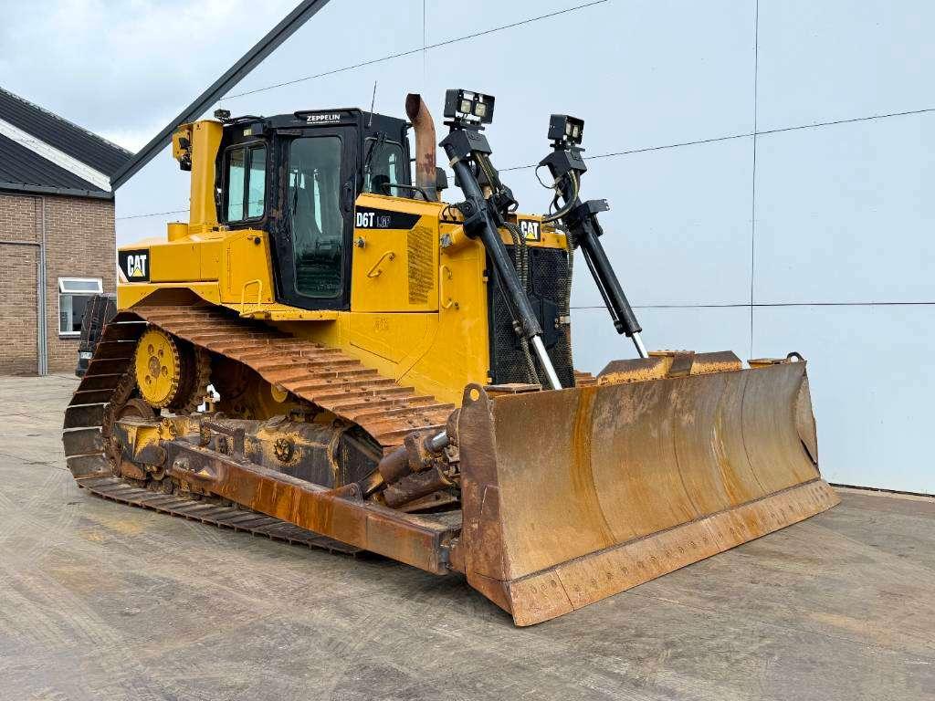 Caterpillar D6T LGP - German Machine / Ripper Valve Photo 7