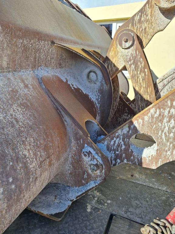 pin-on 2900 mm for Volvo L110, 120 Loader bucket Photo 5