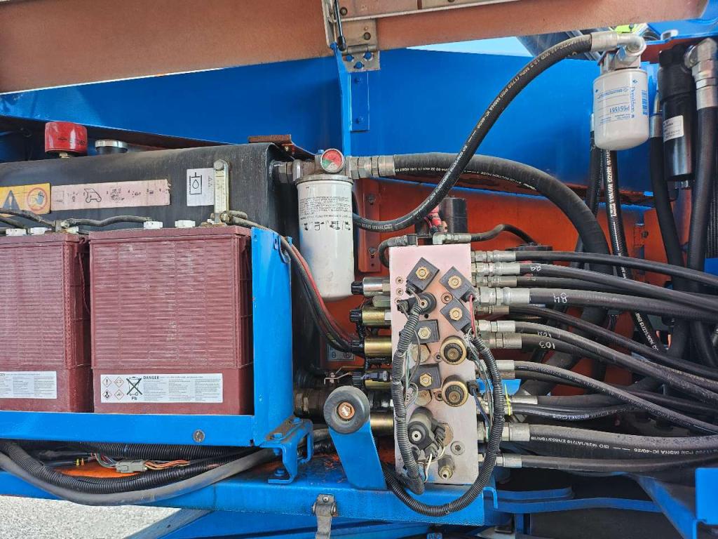Genie Z-135/70 Photo 11