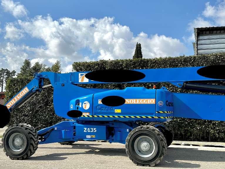 Genie Z-135/70 Photo 6