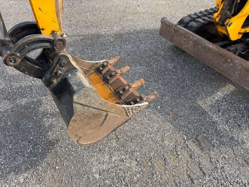 JCB 8018 Photo 11
