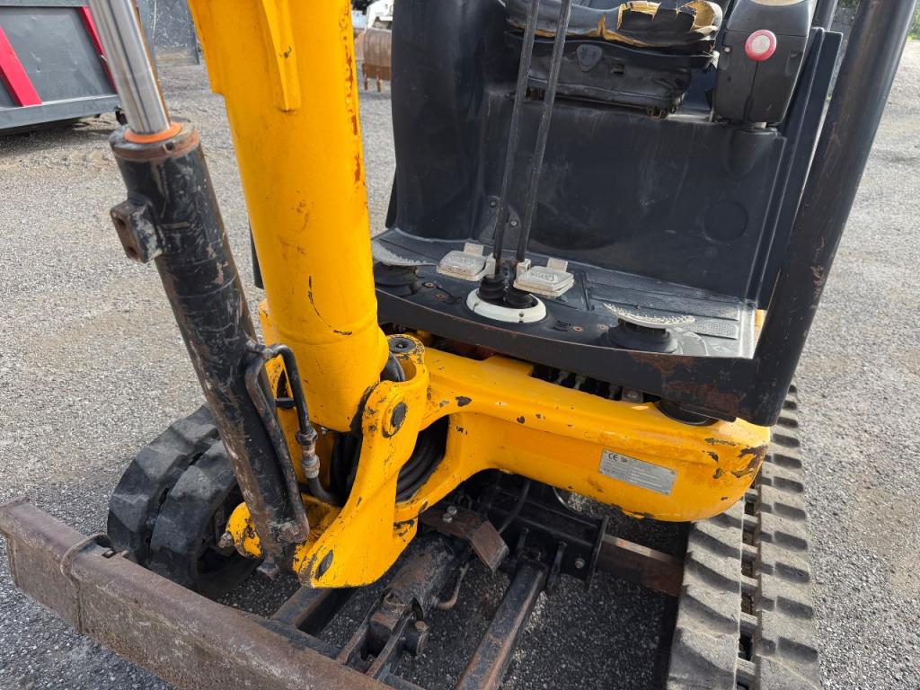 JCB 8018 Photo 9