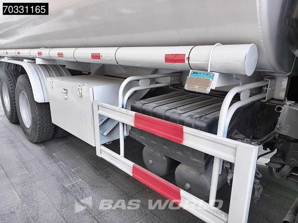 Sinotruk HOWO 371 6X4 Photo 9