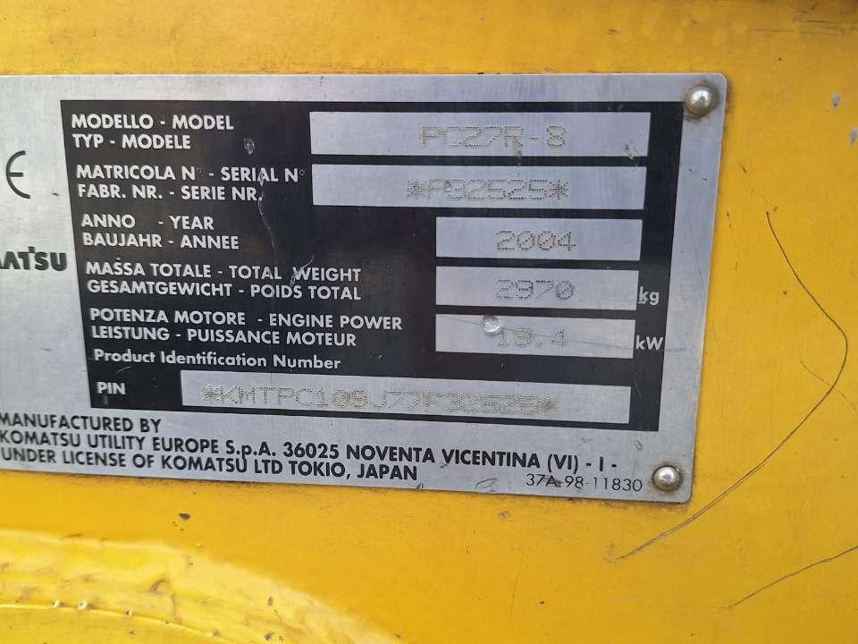 Komatsu PC27R-8 Photo 5