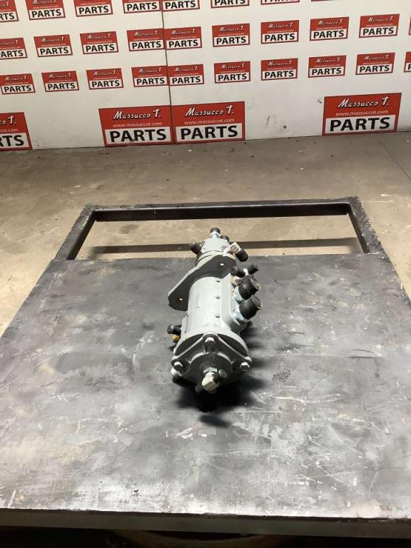 Rotating joint for Hitachi ZX 135US-7 Photo 2