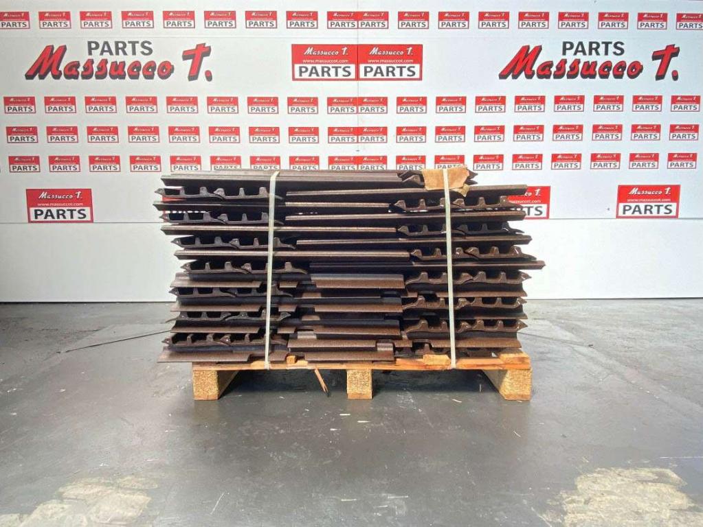 Iron tracks for Hitachi ZX130-5 / ZX130-6 / ZX135 Photo 1