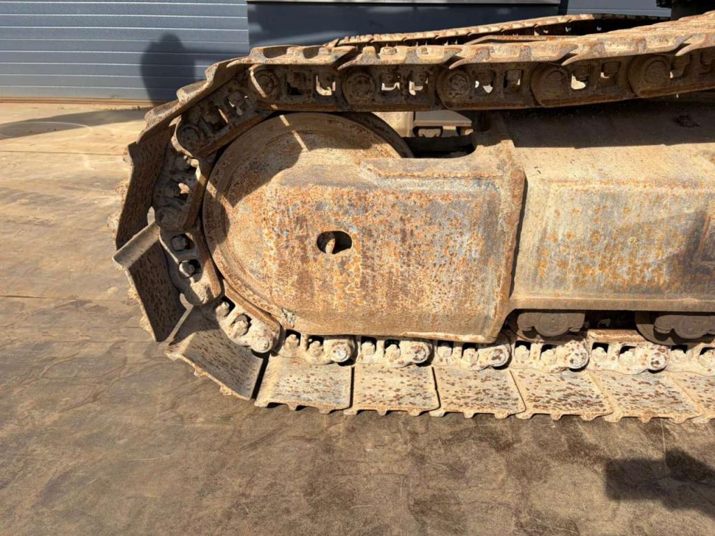 Komatsu PC240 Photo 10
