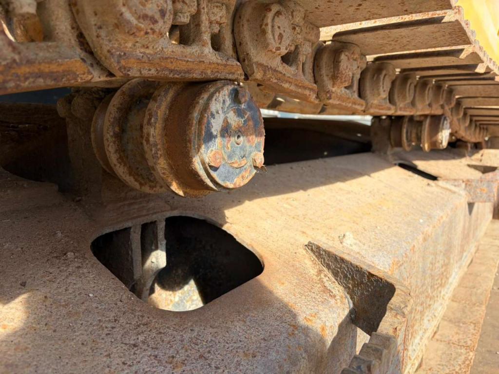 Komatsu PC240 Photo 12