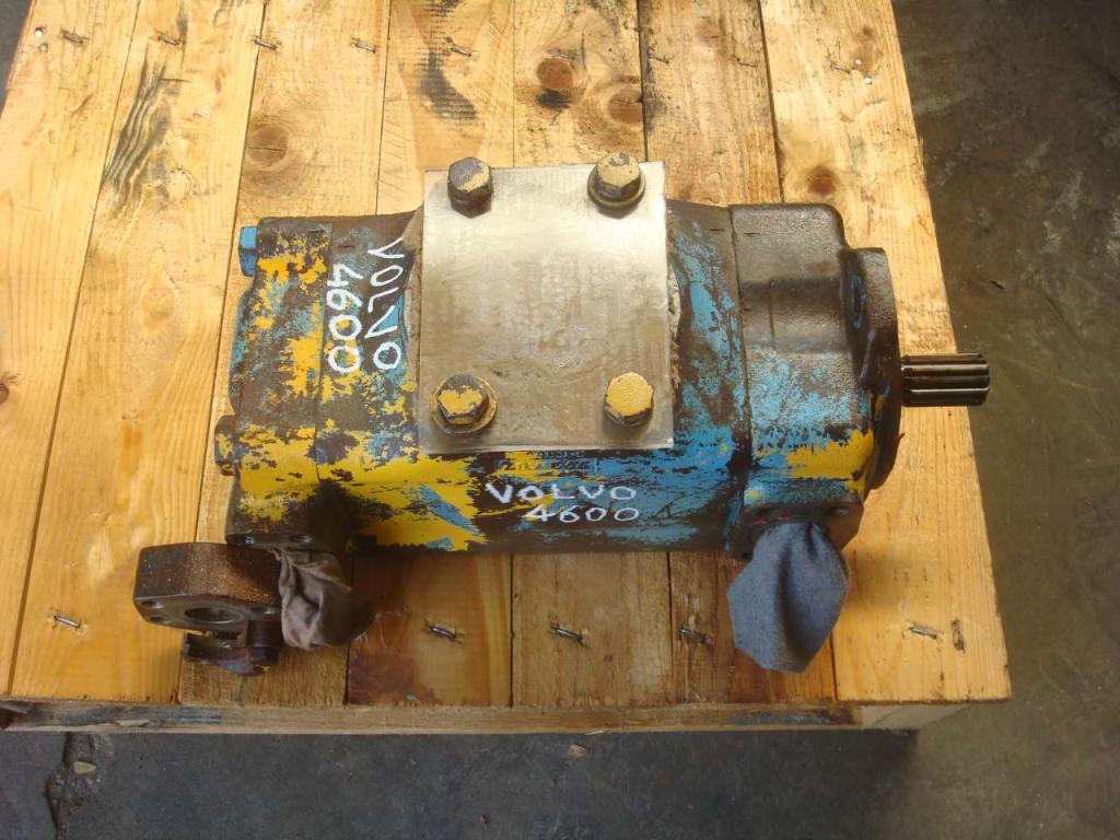 Hydraulic pump for Volvo 4600 Photo 1