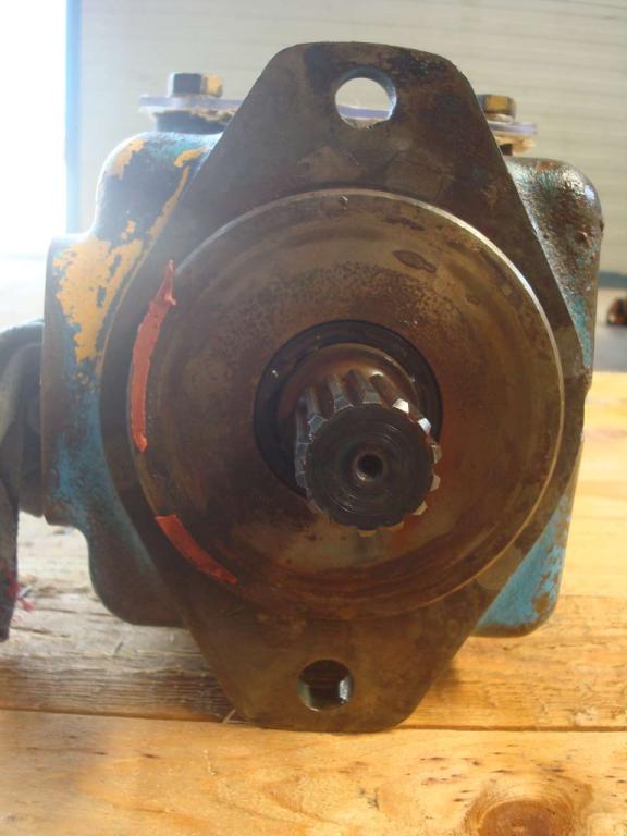 Hydraulic pump for Volvo 4600 Photo 2