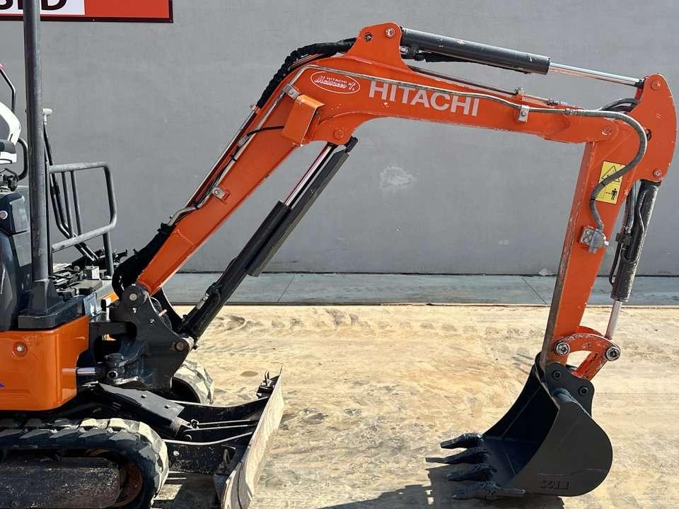 Hitachi ZX17U-5A-YR Photo 6