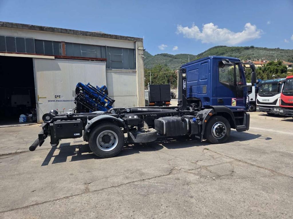 Iveco EUROCARGO CUBE 120-220 Photo 13
