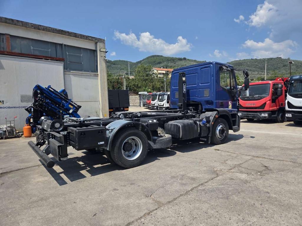 Iveco EUROCARGO CUBE 120-220 Photo 17
