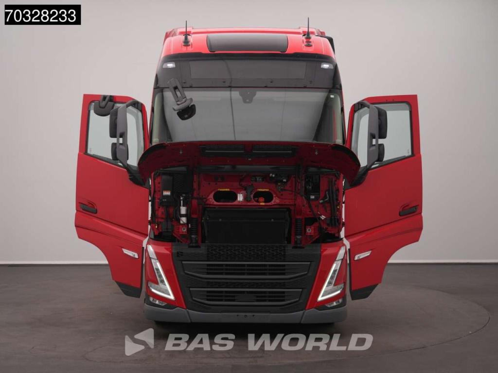 Volvo FH 460 4X2 Mega XL 2x Tanks ACC Navi Photo 8