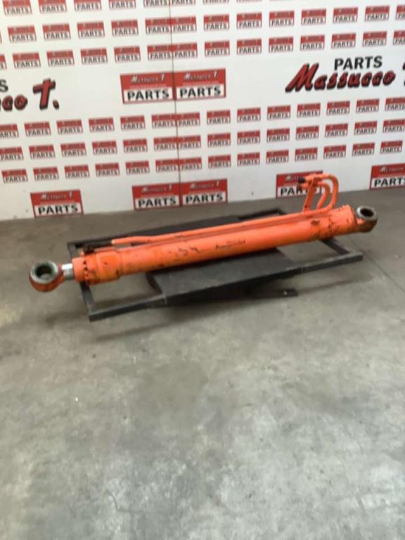 Lifting piston for Hitachi EX235 Photo 1