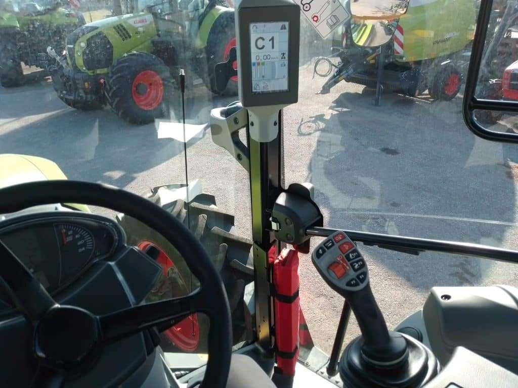 Claas Arion 430 Photo 12