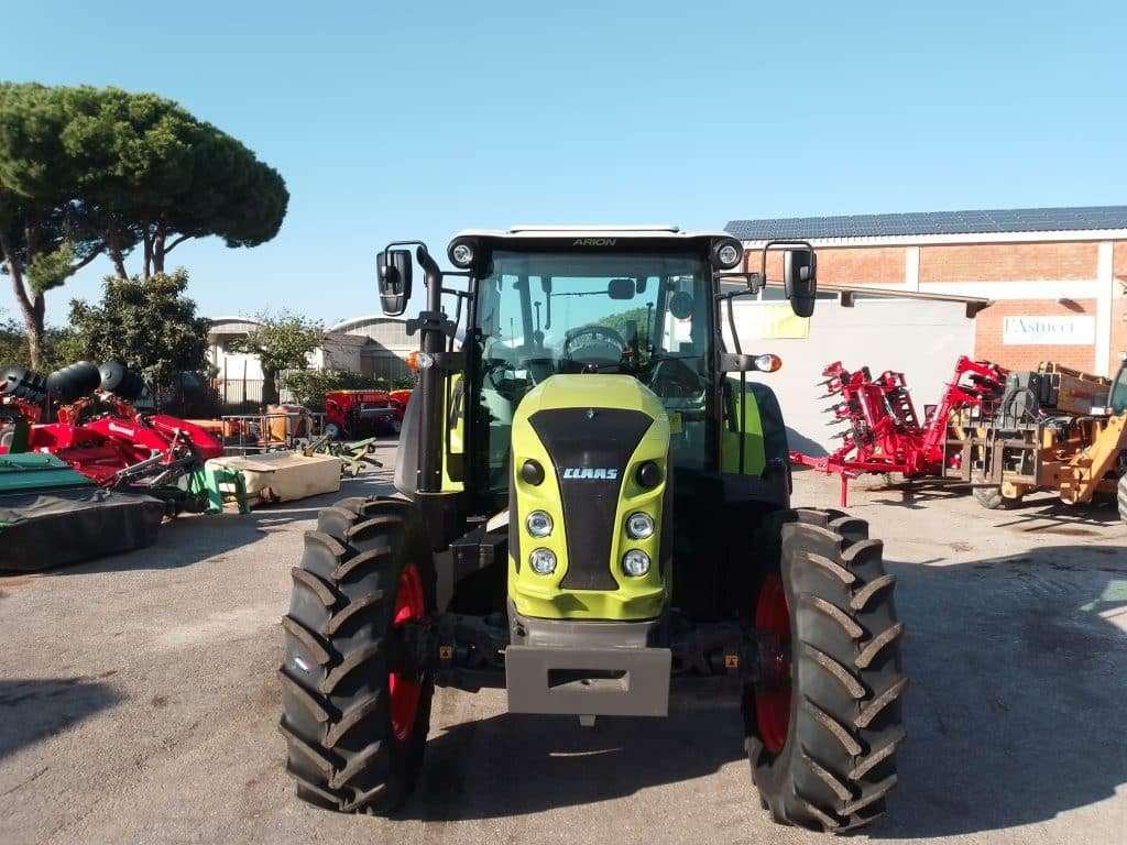 Claas Arion 430 Photo 2