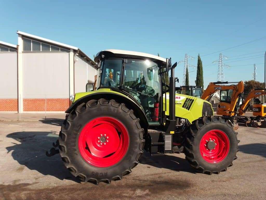 Claas Arion 430 Photo 7