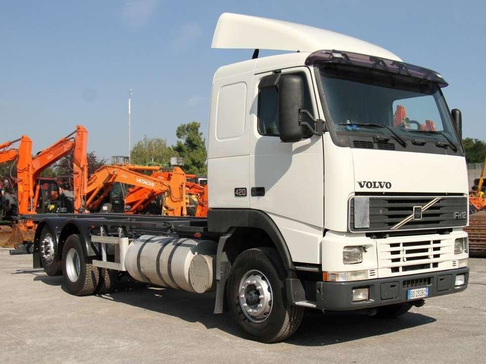 Volvo FH12-420 Photo 11