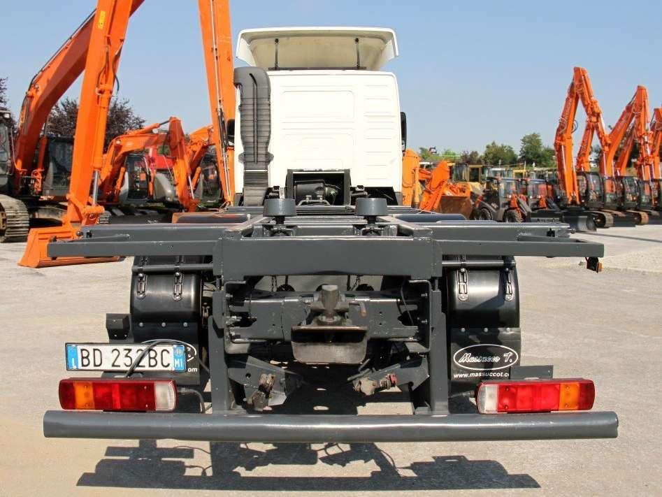 Volvo FH12-420 Photo 12
