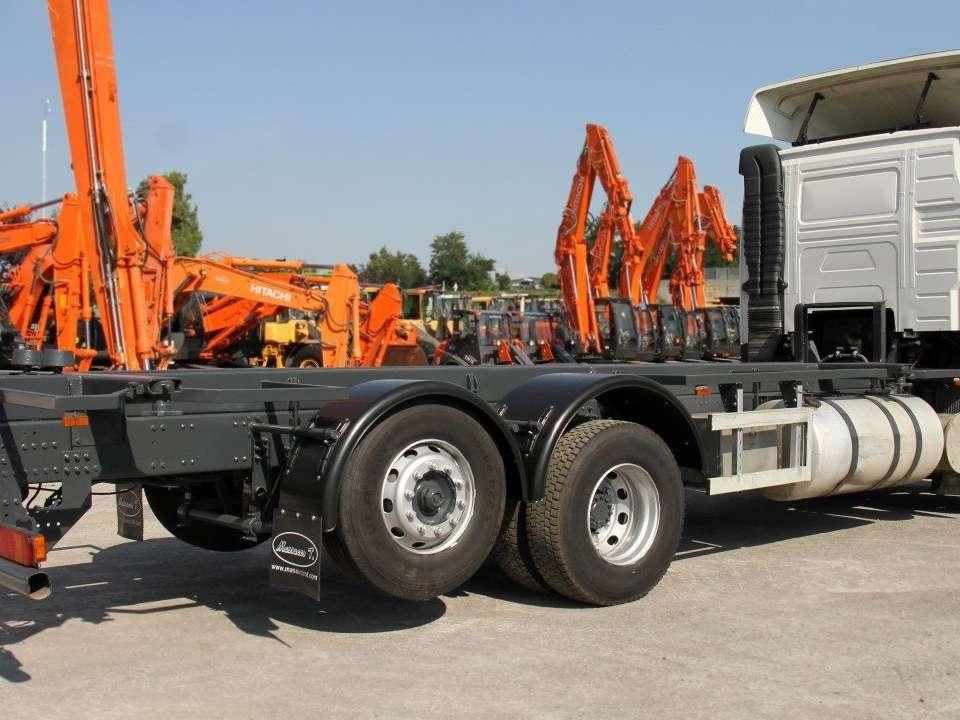 Volvo FH12-420 Photo 13