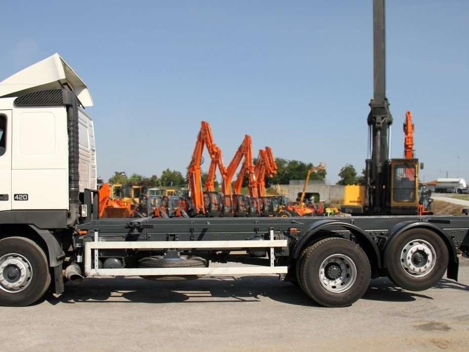 Volvo FH12-420 Photo 2
