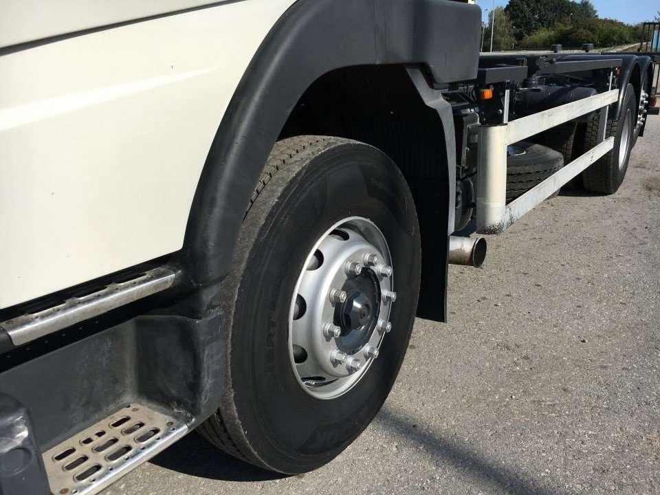 Volvo FH12-420 Photo 4