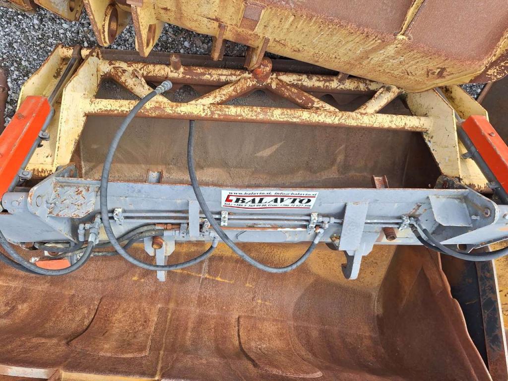 2300 mm with grab Loader bucket Photo 4