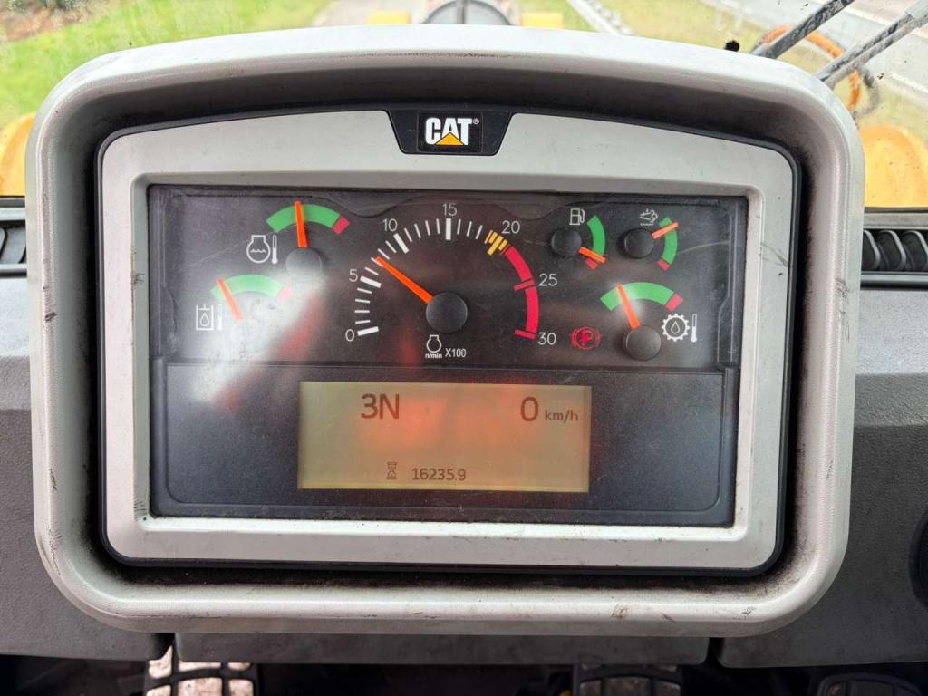 Caterpillar 988K Photo 17