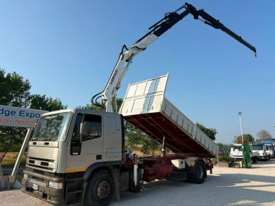 Iveco EUROTECH 190.30 con gru BONFIGLIOLI sold by Bridge Export Srl